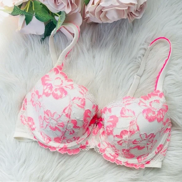 Victoria’s Secret Body By Victoria Floral Lace Bra - Picture 2 of 7